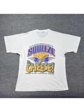 Vintage 1997 New England Patriots squeeze the cheese T-Shirt Large RARE MENS